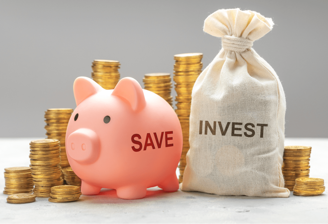 An image of a piggy bank that says save to invest on a money bag highlighting when a person should transfer from saving to investing. 